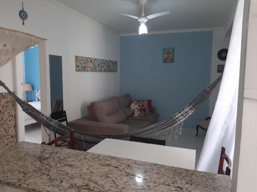 Apartamento Vento e mar - 2 quartos com sacada na quadra da praia do gonzaga - Housity