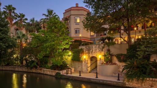 Hotel Indigo San Antonio Riverwalk, an IHG Hotel - Housity