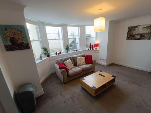 Seafront apartment in Eastbourne - Housity