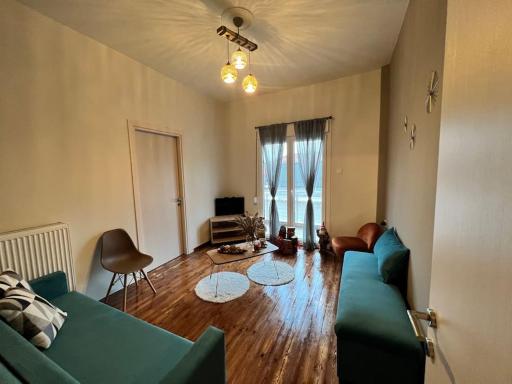 Helen's Art House - Housity