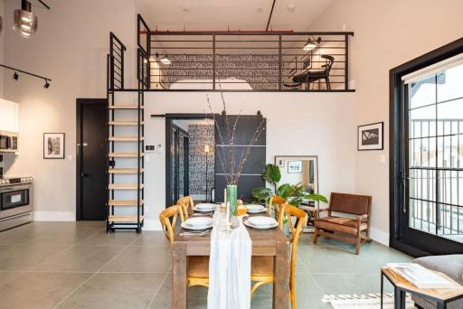 Chic Mezzanine Loft with Rooftop and Shoreline Nearby at 