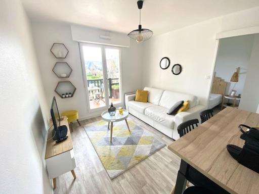 Cabourg T2 tout neuf Accès direct mer Grand balcon - Housity