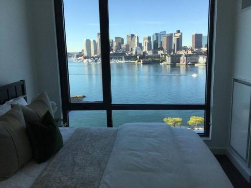 Luxury Water Front 2BD/2BA - Housity