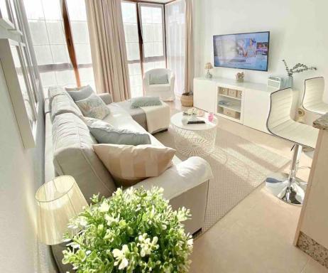 Elegante apartamento con piscina y mucho encanto. - Housity