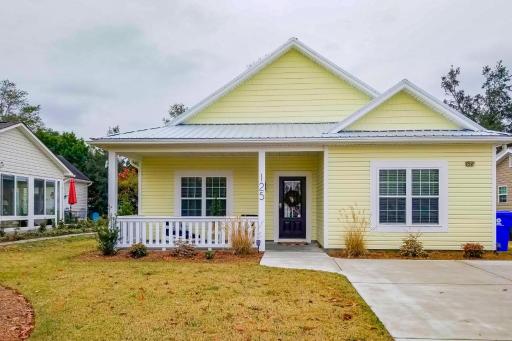 Beachy Elegance - Housity