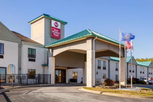 Best Western Plus South Hill Inn - Housity
