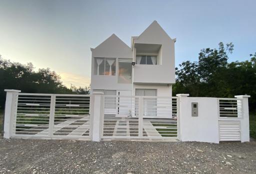 Casa Vacacional Bella Vista, Nariño Cundinamarca, con piscina, a 20 kilómetros de Girardot - Housity