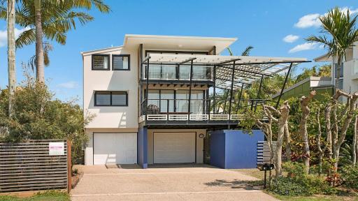 At The Beach Unit 2 4 Campbell St - Housity