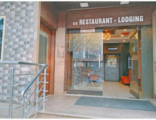 Pai Vihar Boarding & Lodging, Bengaluru - Housity