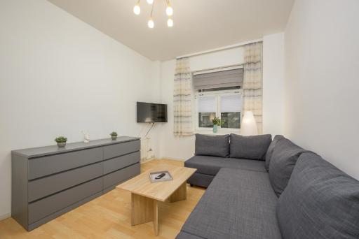 Zentral FeWo - EG - Karli - 30qm - Küche - DisneyPlus - Housity