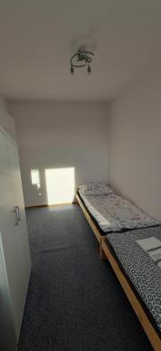 Niedostrzegalny Hostel - Housity