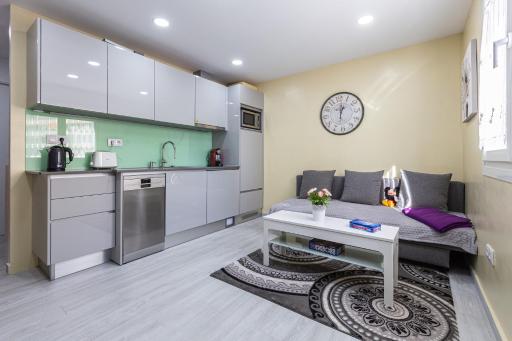 Plaça da Nogalera - Housity