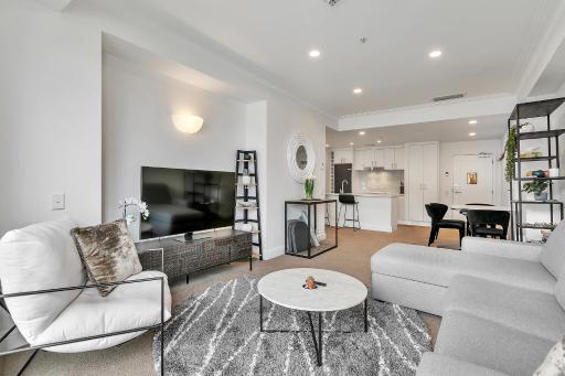 Corporates Delight + Roof Top Pool! - Housity