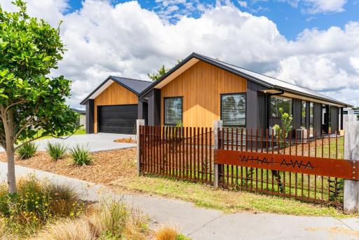 Whai Awa Retreat - Mangawhai Holiday Home - Housity