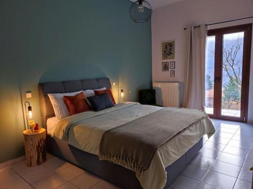 Three Peaks - Housity