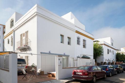 Ferran Martinez Apartments - Housity