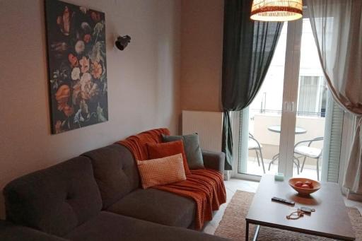 Central Artistic 2-Bedroom Apartment 79sqm - Housity