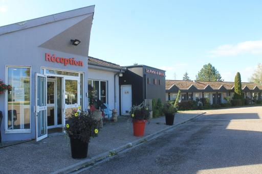 Logis Hotel des Portes de Meuse - Housity