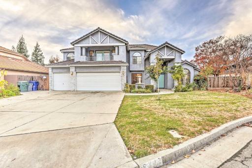 Spacious Fresno Home with Private Pool and Yard - Housity