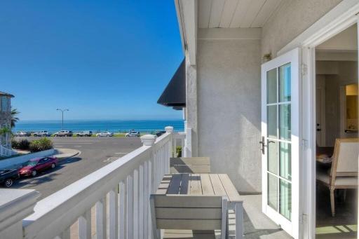 Ocean View From Private Patio, Steps To Beach, Parking - Housity