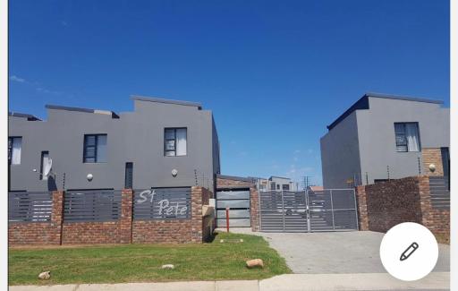 Exclusive townhouse Newton Park - Housity