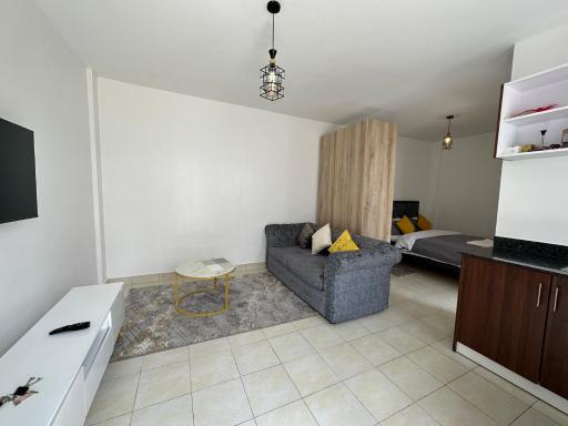 Anmeg Deluxe Rooftop Studio Apartment - Housity