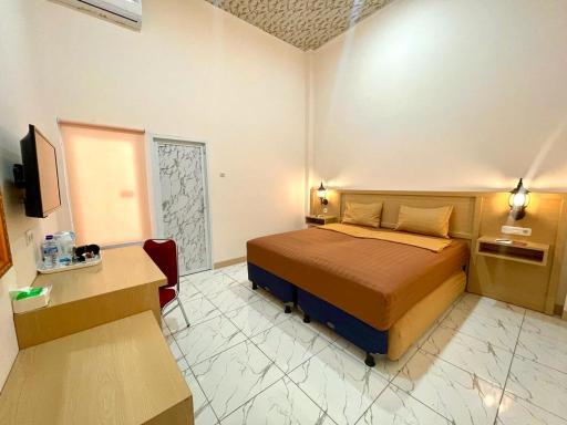 Grand Town Hotel Mandai - Housity