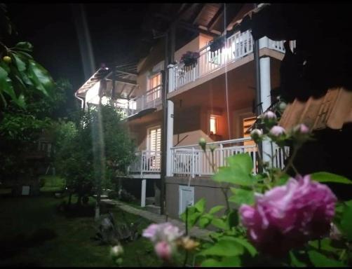 Apartmani GS ***** Zavidovici - Housity