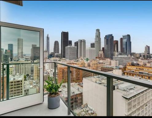 City Skyline Views 3bed apt LA Live Convntion Centr 11110 - Housity