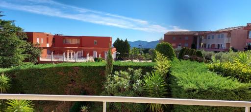 chambre lit 2 personnes dans appartement du logeur - Housity