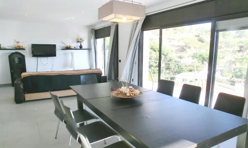 Villa - 4 Bedrooms with Pool and Sea views young people group not allowed - 04664 - Housity