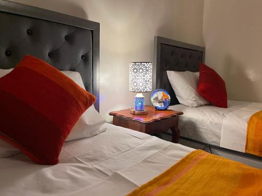 Charming downtown apartment I Fibre Internet Up to 100 Mbps I PALMS Residence - Housity