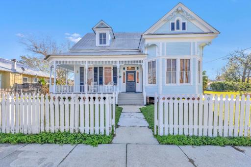 Old Patin Mansion - 13 mins to downtown Lafayette - Housity