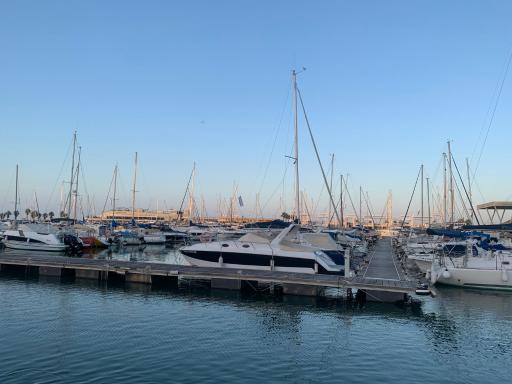Planta baja con porche y piscina, cerca del mar - Housity