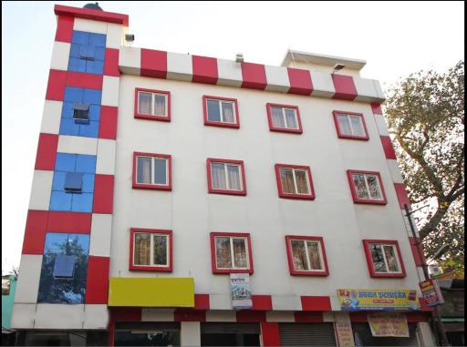 Hotel Esskay - Housity