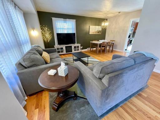 Centrally located Hill House - Housity