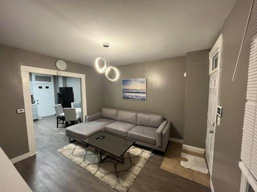 Hollins Residence - Housity