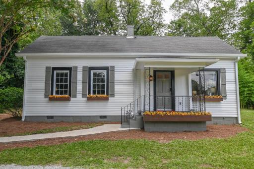 Broad Bungalow - Housity