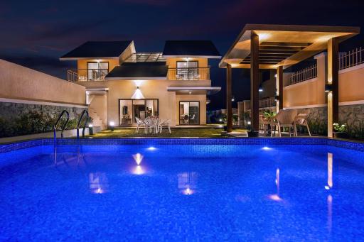 Sunshine Brooks by StayVista - Experience modern & plush interiors, A private outdoor pool,A quaint gazebo & Indoor games - Housity
