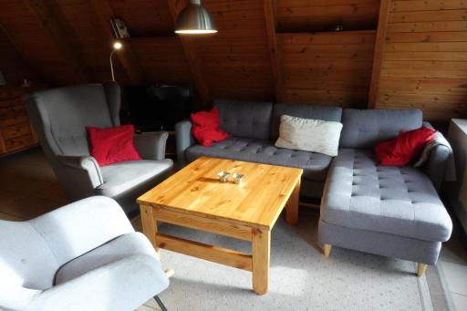 Damp Beach House - Housity