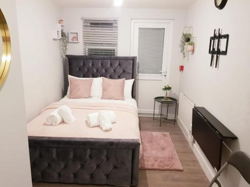 Mitcham Stays - Housity