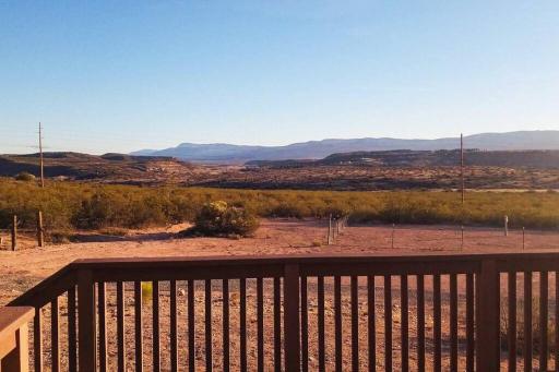 Desert Hillside Lodge 25 mins from Sedona - Housity