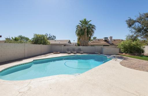 Phoenix luxury Short Term Vacation Home with Heated Pool - Housity