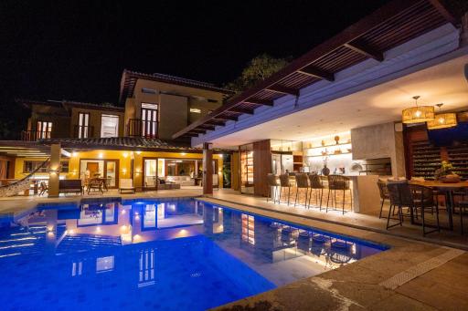 Sauipe House D10 - Mansão 6 suítes com luxo e conforto - Housity