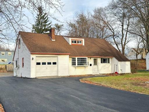 Cozy Home in quiet area/Close to all/Albany DT - Housity