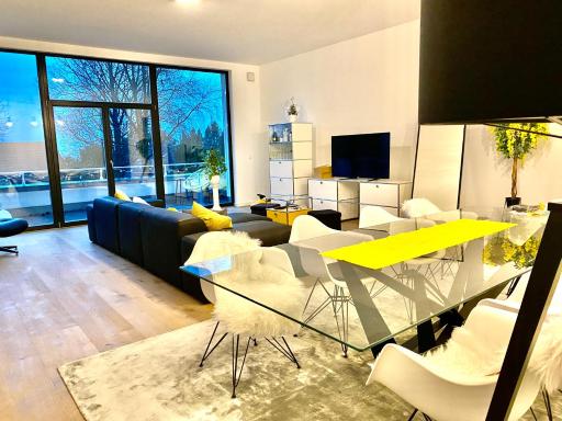 Exklusive Villa mit Blick auf Köln und 100m2 Dachterrasse - Housity