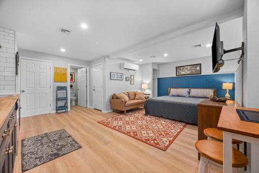 Trendy & Hip South Side Studio Walk to Downtown - Housity