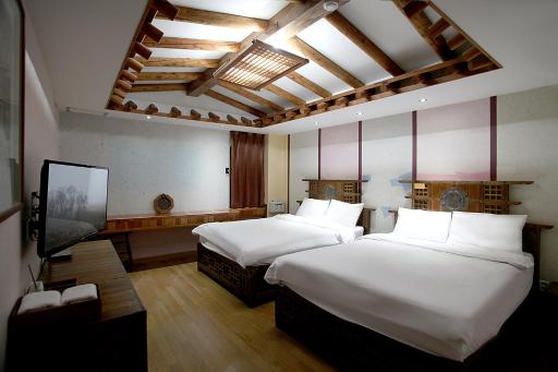 Jeonju Hanok Taejogung Hotel - Housity