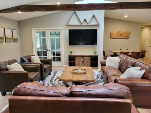 Sky Lodge - Housity