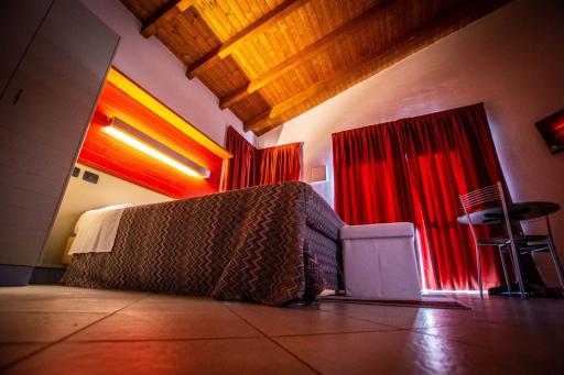 AgriCamping AlbaVillage Hotel & Wellness - Housity